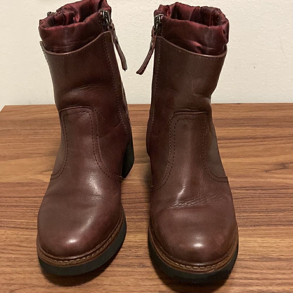 Geox Aminta Amphibiox Waterproof Ankle Boots in Burgundy Leather. Size 35/5.
